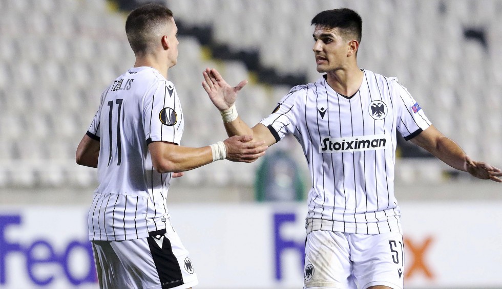 A generic square placeholder image with rounded corners in a figure.