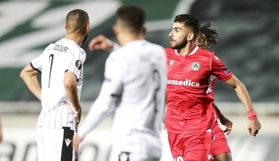 A generic square placeholder image with rounded corners in a figure.