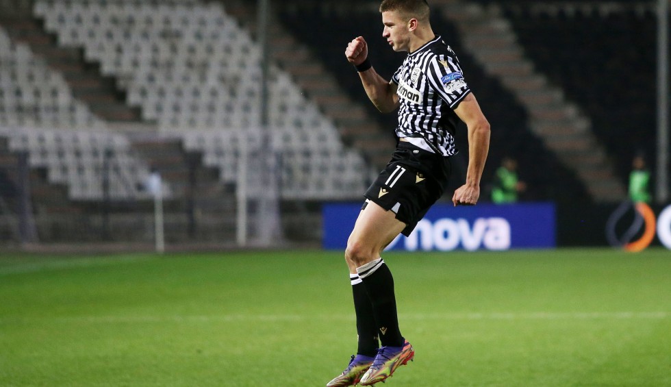 A generic square placeholder image with rounded corners in a figure.