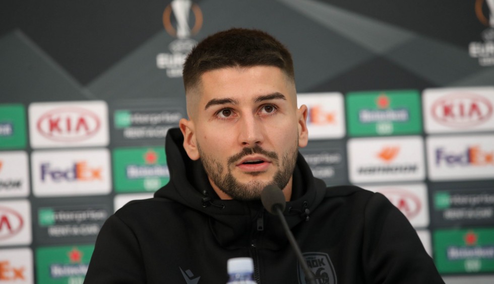 A generic square placeholder image with rounded corners in a figure.