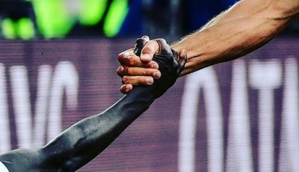 A generic square placeholder image with rounded corners in a figure.