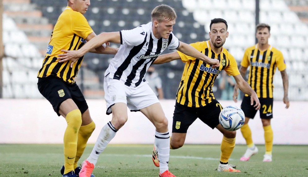 A generic square placeholder image with rounded corners in a figure.