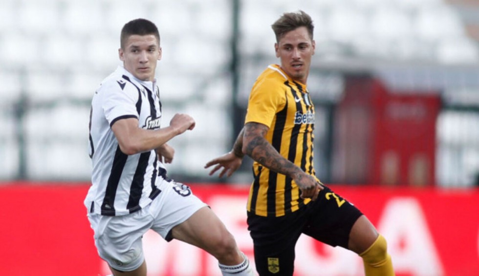 A generic square placeholder image with rounded corners in a figure.