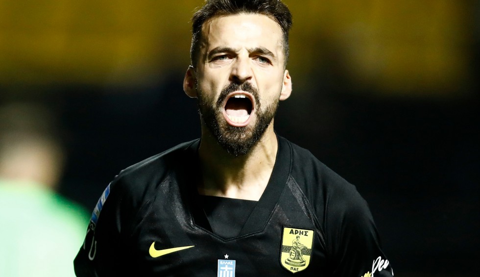 A generic square placeholder image with rounded corners in a figure.