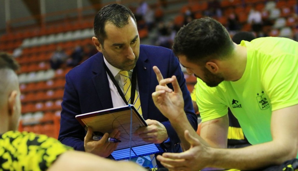 A generic square placeholder image with rounded corners in a figure.