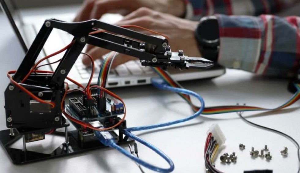 A generic square placeholder image with rounded corners in a figure.