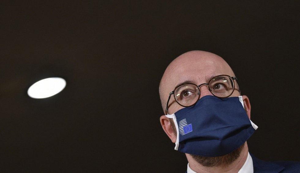 A generic square placeholder image with rounded corners in a figure.