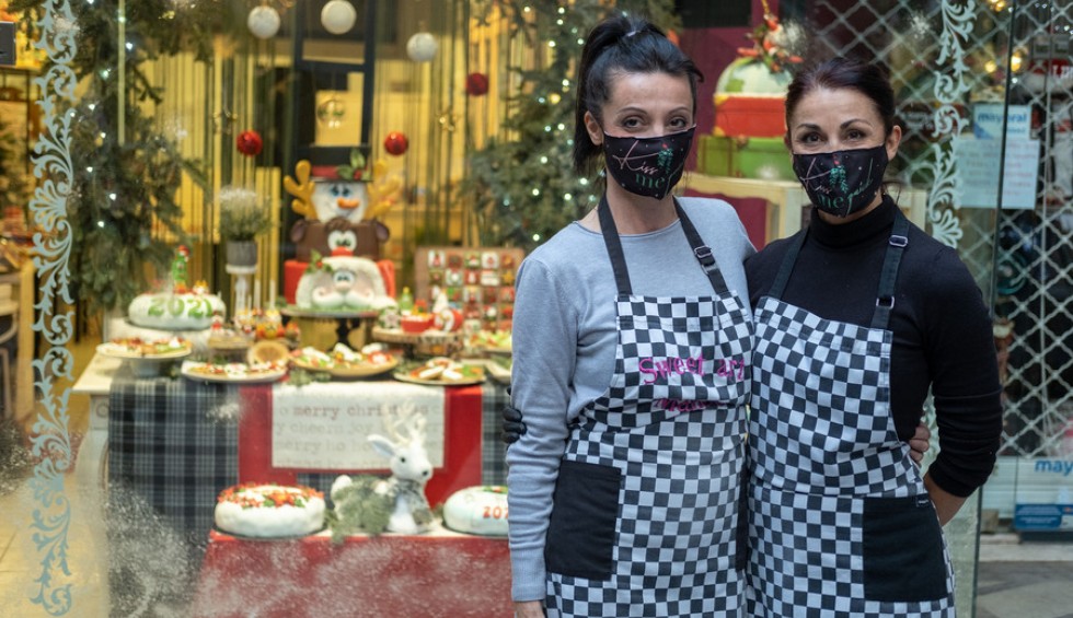 A generic square placeholder image with rounded corners in a figure.