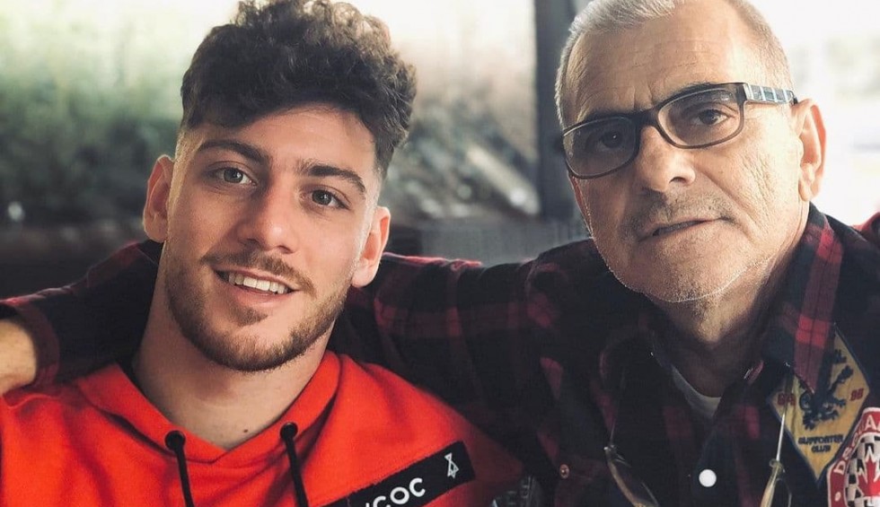 A generic square placeholder image with rounded corners in a figure.