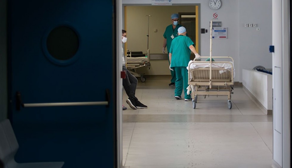 A generic square placeholder image with rounded corners in a figure.