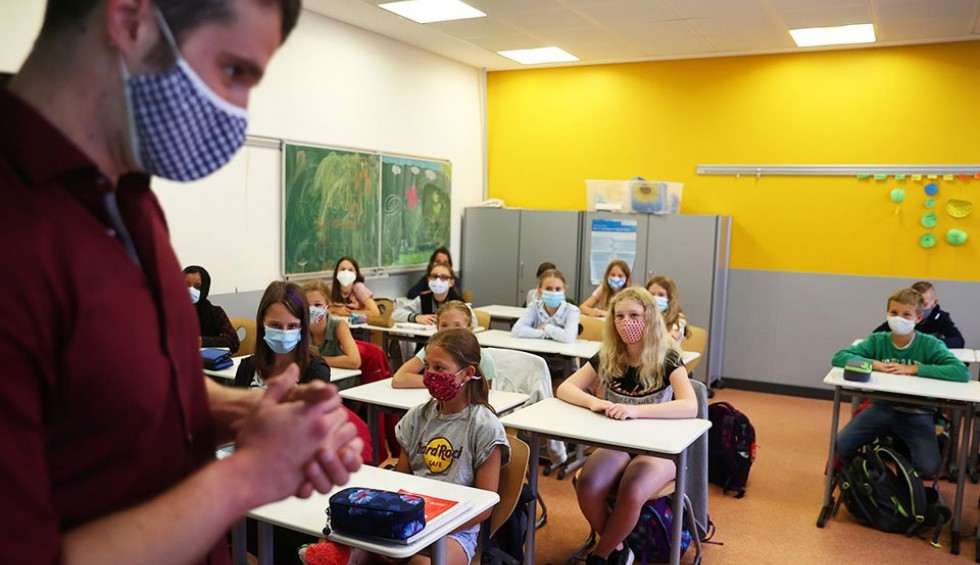 A generic square placeholder image with rounded corners in a figure.