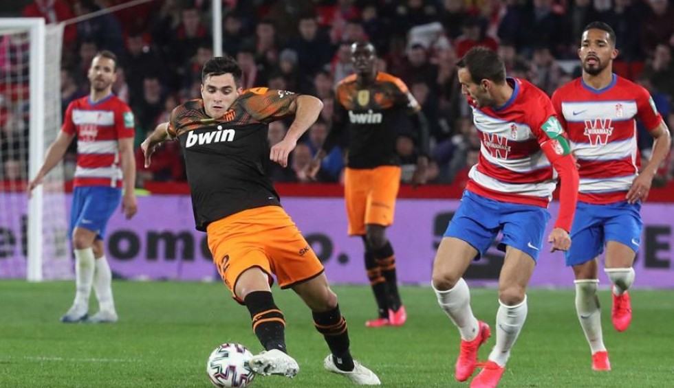 A generic square placeholder image with rounded corners in a figure.