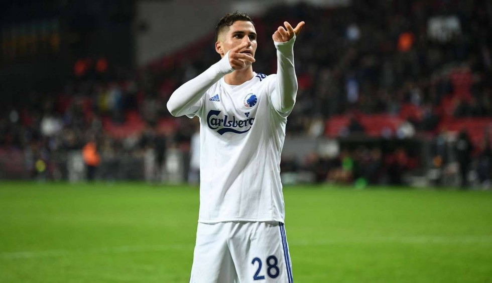 A generic square placeholder image with rounded corners in a figure.