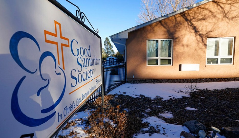 A generic square placeholder image with rounded corners in a figure.