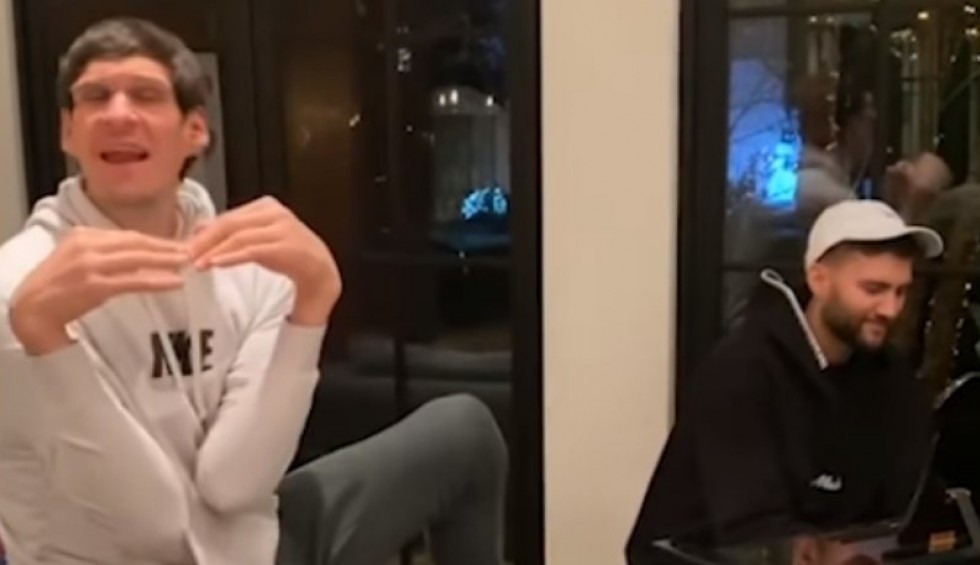 A generic square placeholder image with rounded corners in a figure.