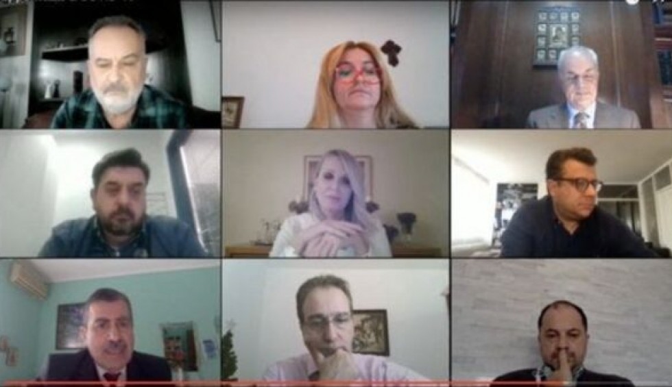 A generic square placeholder image with rounded corners in a figure.