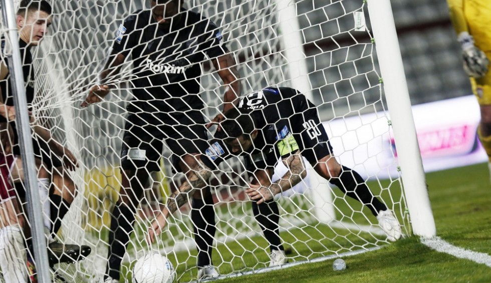 A generic square placeholder image with rounded corners in a figure.