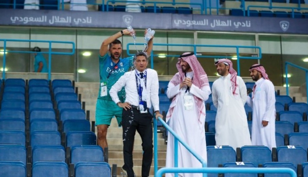 A generic square placeholder image with rounded corners in a figure.