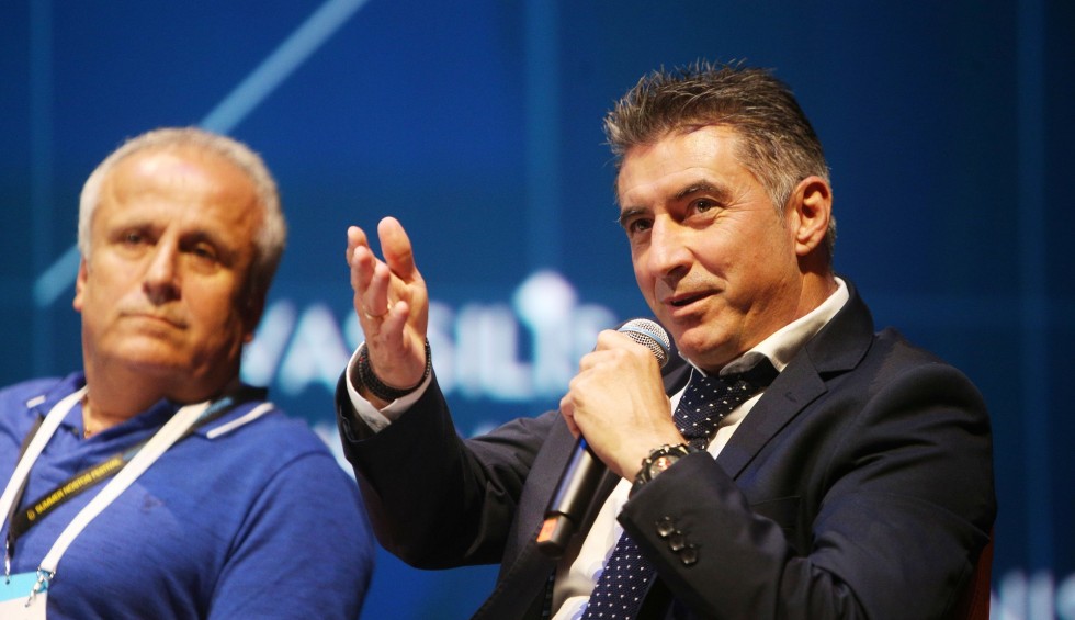 A generic square placeholder image with rounded corners in a figure.