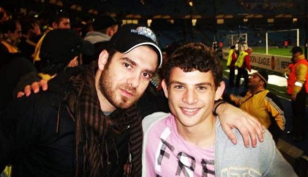 A generic square placeholder image with rounded corners in a figure.