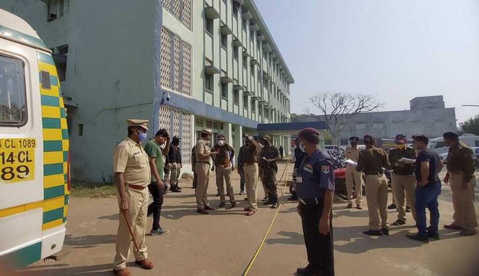 A generic square placeholder image with rounded corners in a figure.