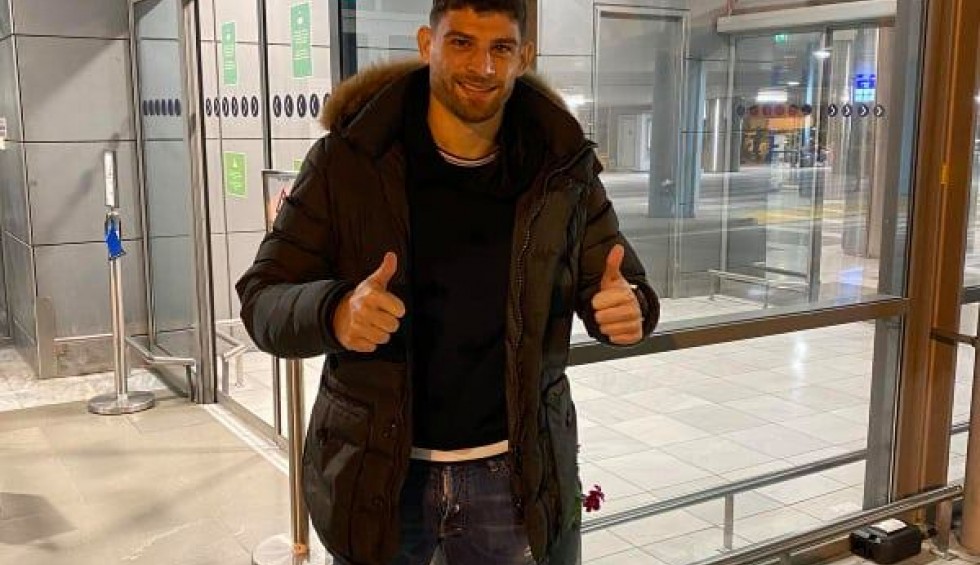 A generic square placeholder image with rounded corners in a figure.