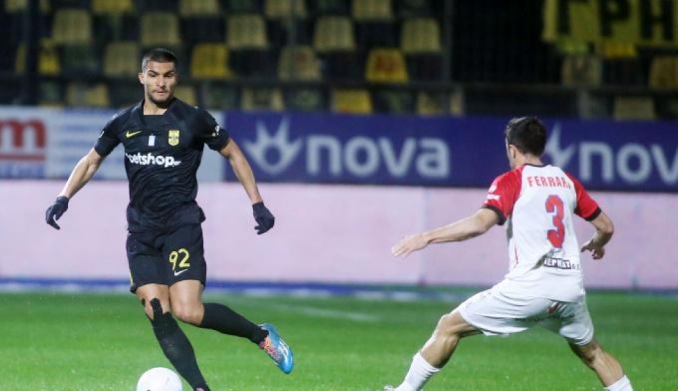 A generic square placeholder image with rounded corners in a figure.