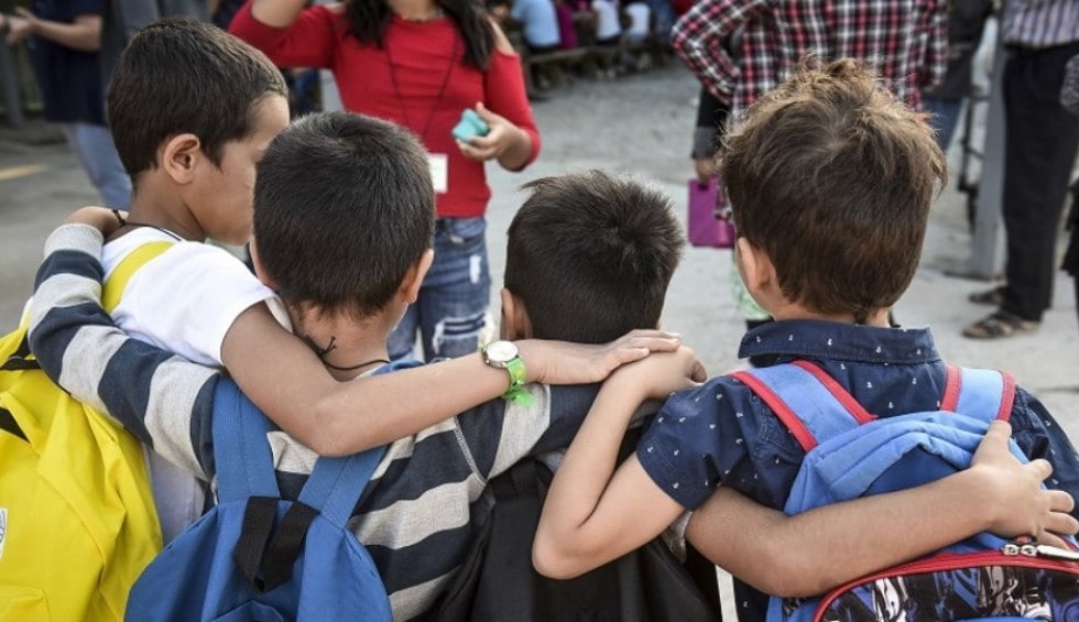 A generic square placeholder image with rounded corners in a figure.