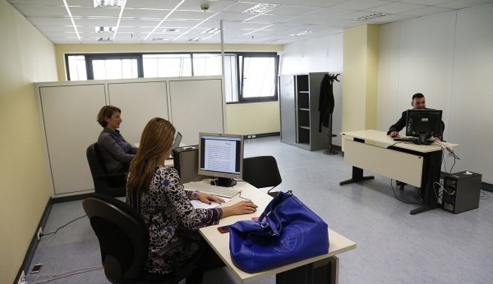 A generic square placeholder image with rounded corners in a figure.