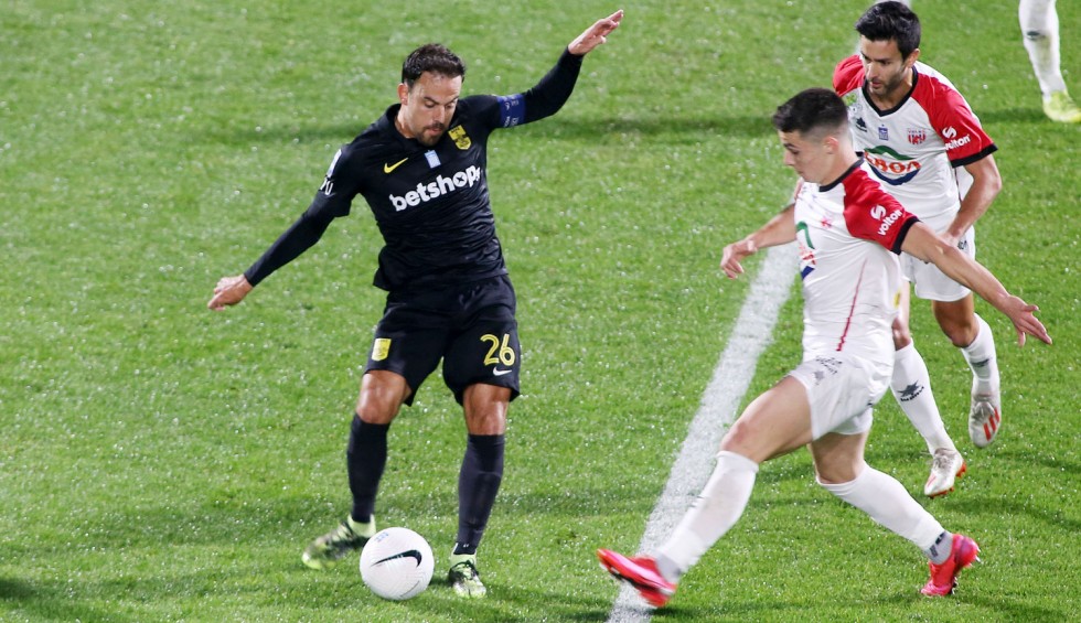 A generic square placeholder image with rounded corners in a figure.