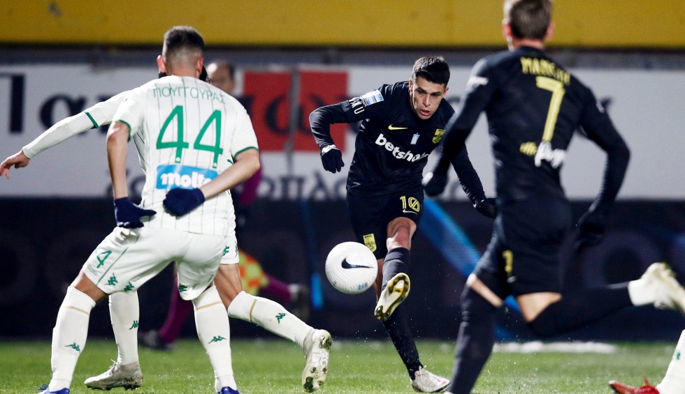 A generic square placeholder image with rounded corners in a figure.