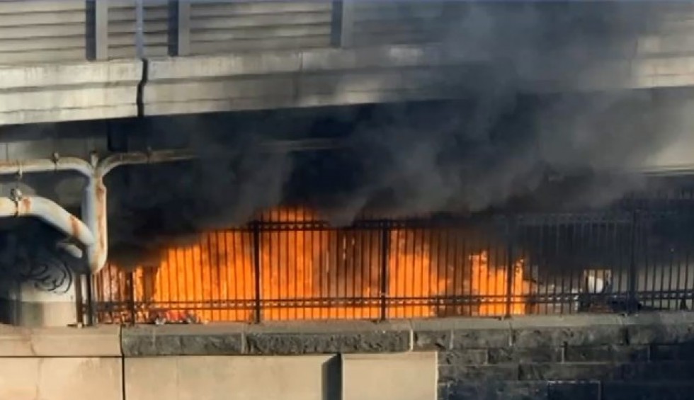 A generic square placeholder image with rounded corners in a figure.