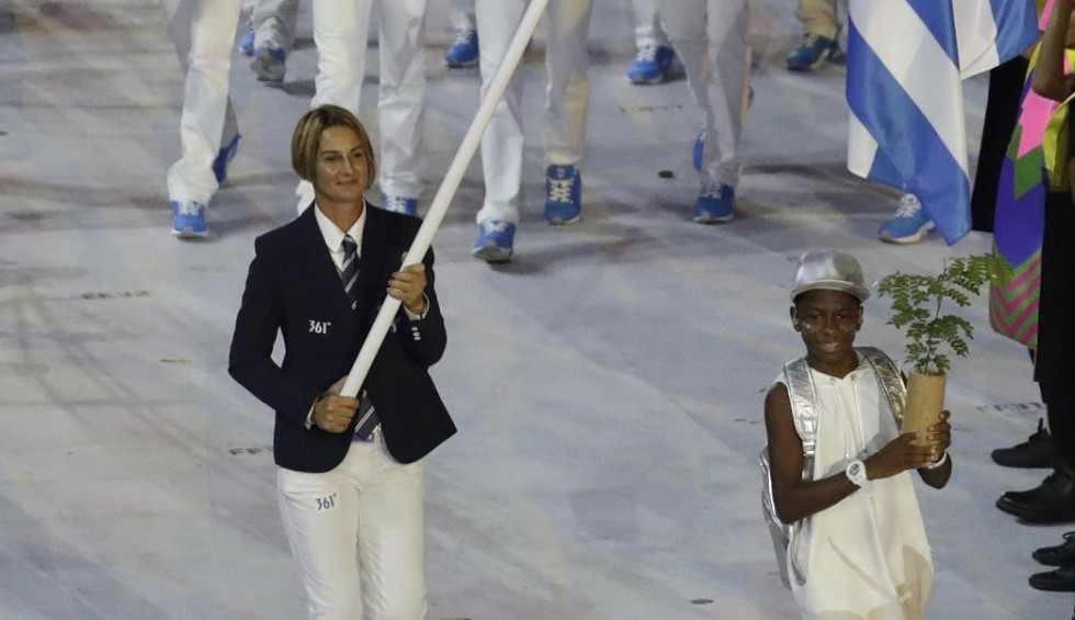 A generic square placeholder image with rounded corners in a figure.