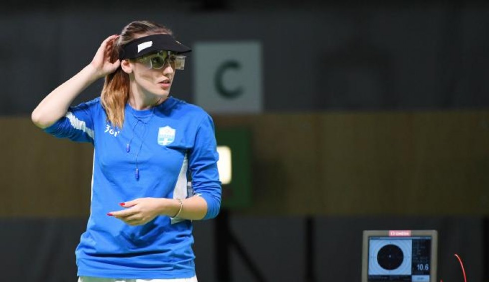 A generic square placeholder image with rounded corners in a figure.