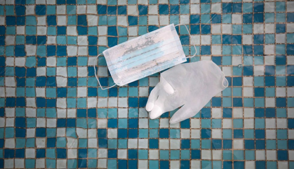 A generic square placeholder image with rounded corners in a figure.