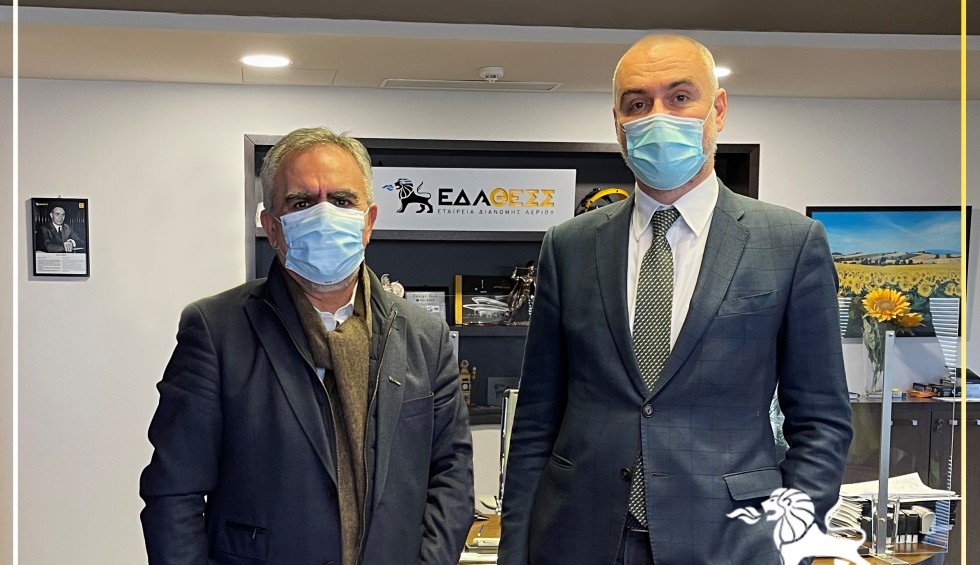 A generic square placeholder image with rounded corners in a figure.