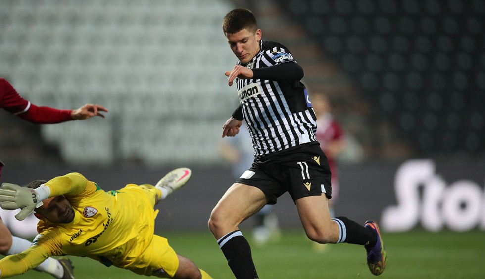 A generic square placeholder image with rounded corners in a figure.