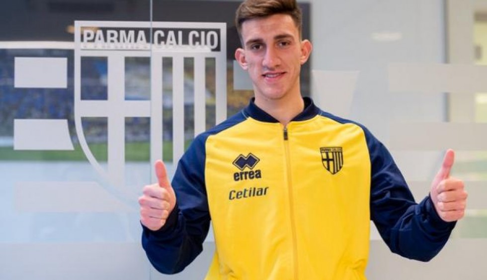 A generic square placeholder image with rounded corners in a figure.