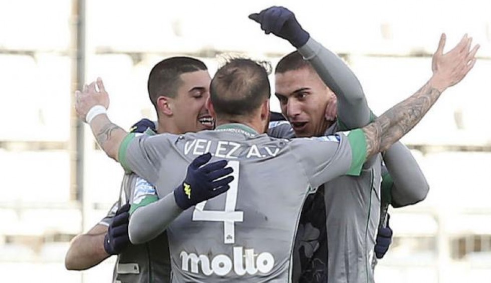 A generic square placeholder image with rounded corners in a figure.