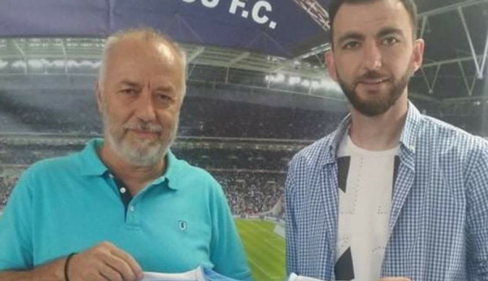 A generic square placeholder image with rounded corners in a figure.