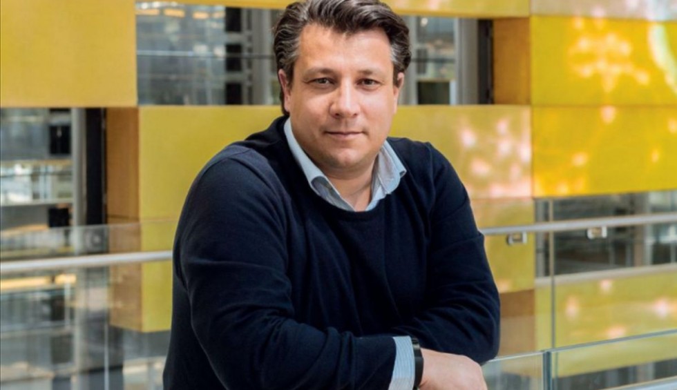 A generic square placeholder image with rounded corners in a figure.