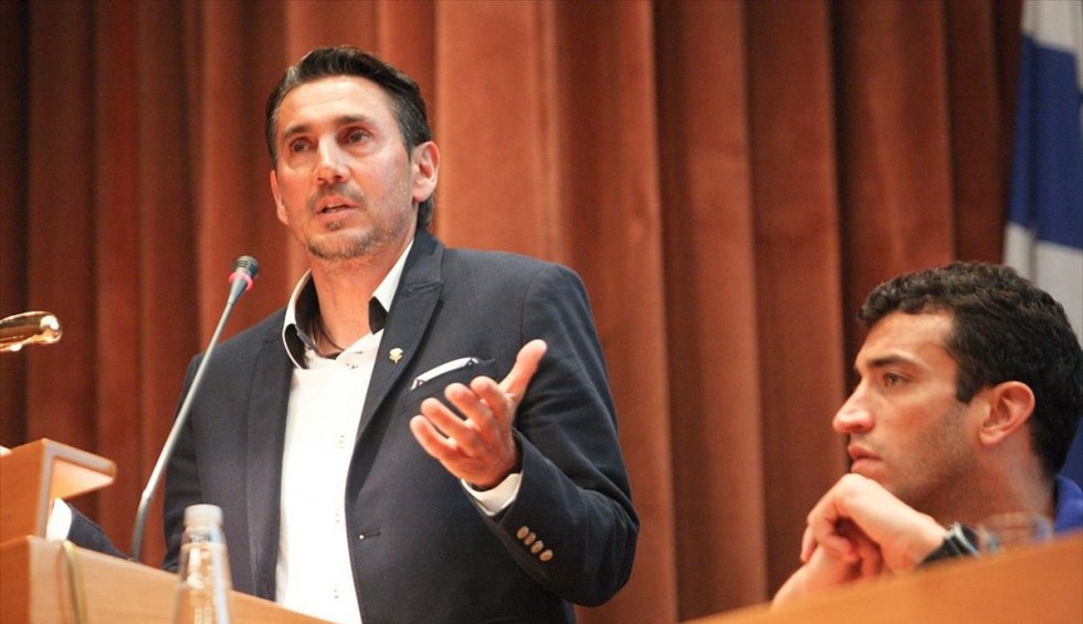 A generic square placeholder image with rounded corners in a figure.