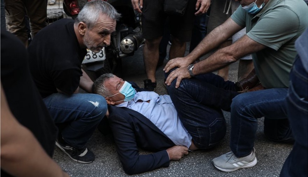 A generic square placeholder image with rounded corners in a figure.