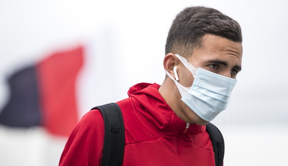 A generic square placeholder image with rounded corners in a figure.