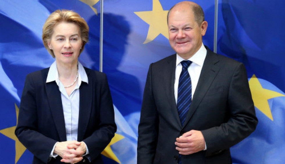 A generic square placeholder image with rounded corners in a figure.