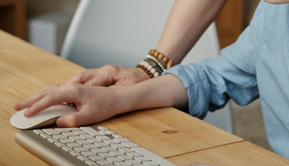 A generic square placeholder image with rounded corners in a figure.