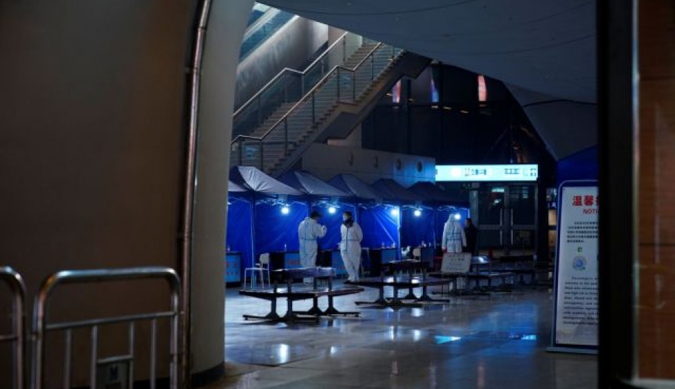 A generic square placeholder image with rounded corners in a figure.