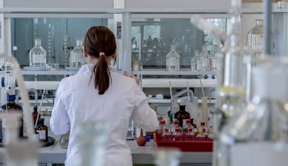 A generic square placeholder image with rounded corners in a figure.