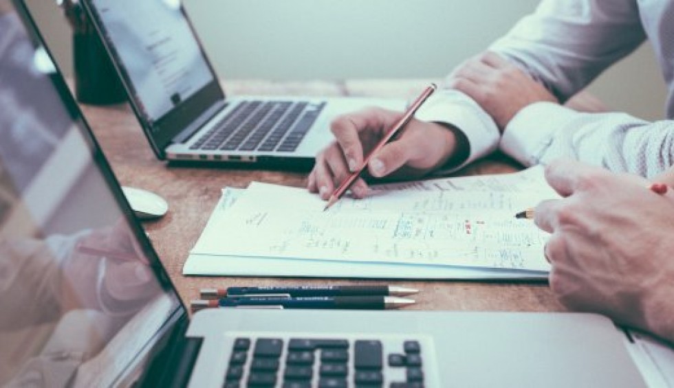 A generic square placeholder image with rounded corners in a figure.