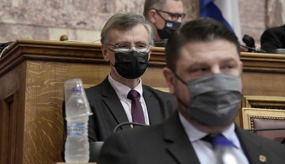 A generic square placeholder image with rounded corners in a figure.